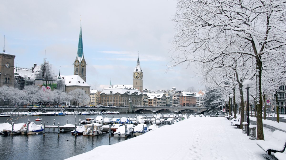 Zurich in Winter Travel Guide with Snowy City Views and Seasonal Attractions