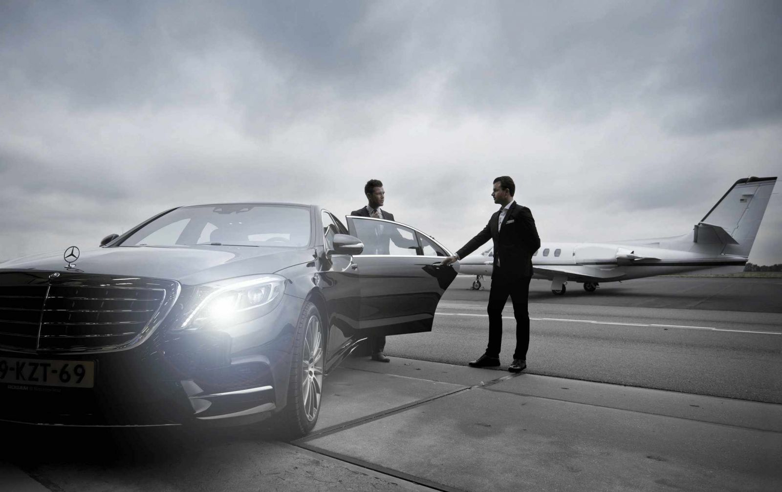 Stuttgart Airport Transfer with Premium Limousine and Chauffeur